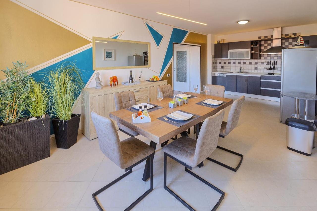 Apartment Rizzi พูลา ภายนอก รูปภาพ