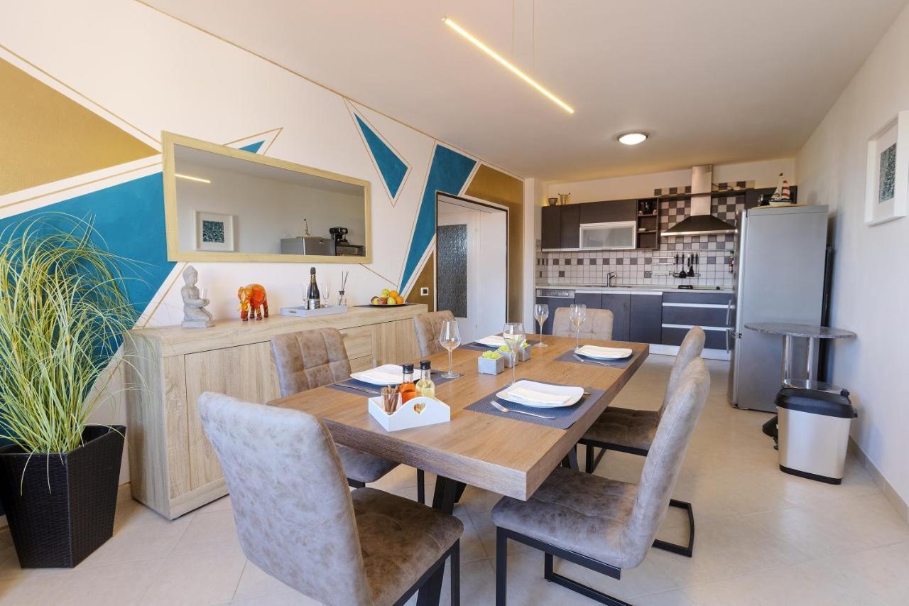 Apartment Rizzi พูลา ภายนอก รูปภาพ