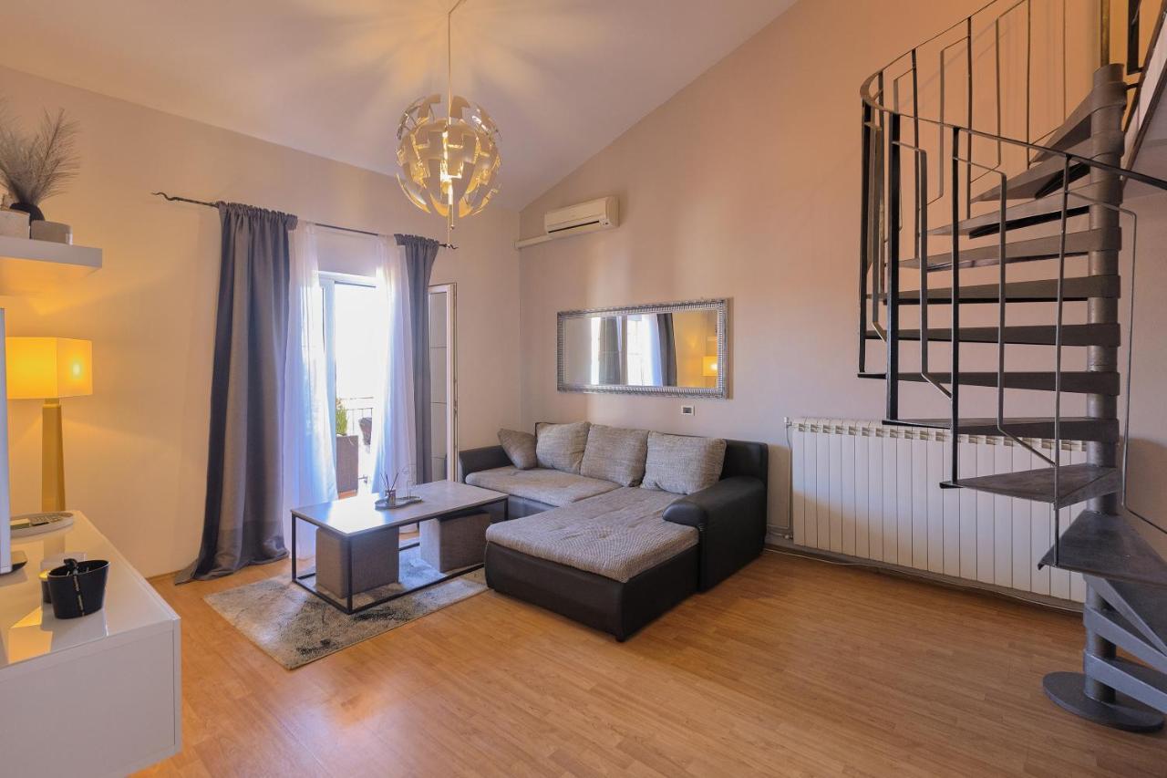 Apartment Rizzi พูลา ภายนอก รูปภาพ