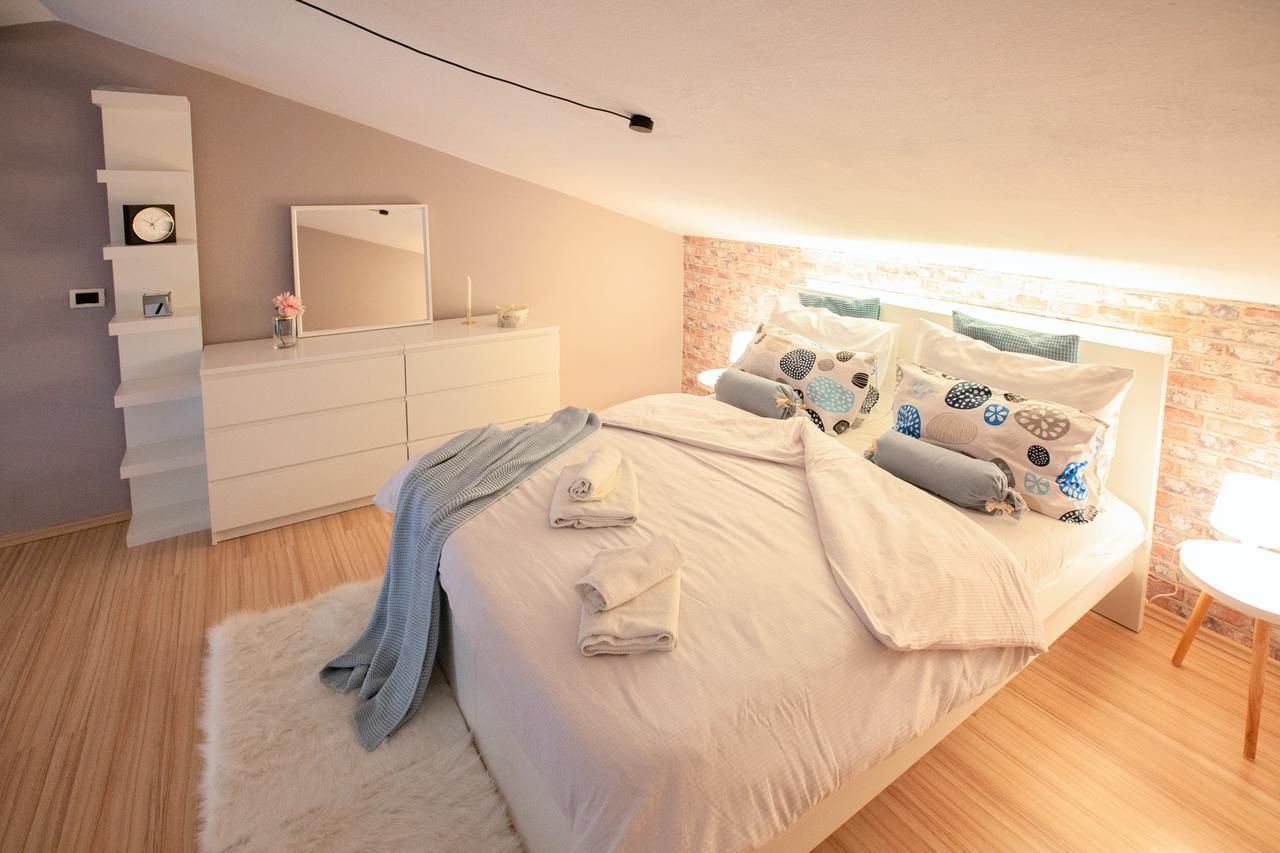 Apartment Rizzi พูลา ภายนอก รูปภาพ