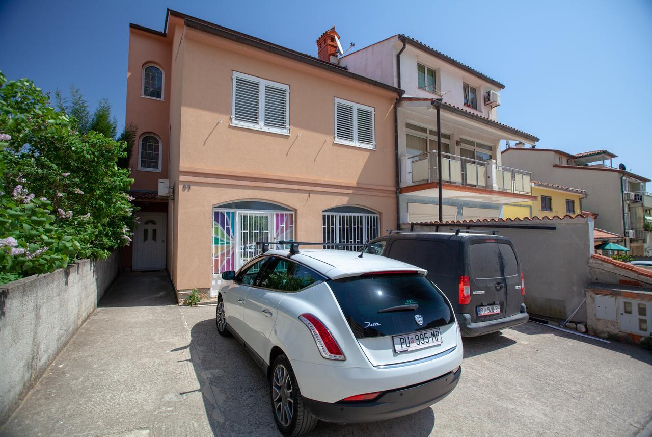 Apartment Rizzi พูลา ภายนอก รูปภาพ